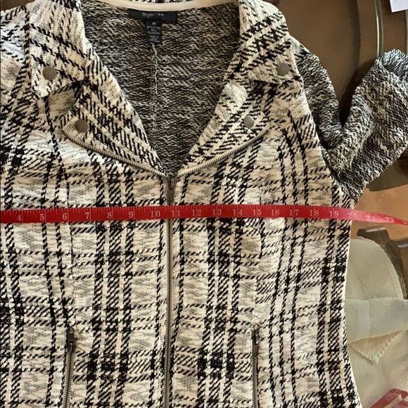 Style & Co Med Zippered Black And White Jacket - Picture 11 of 12